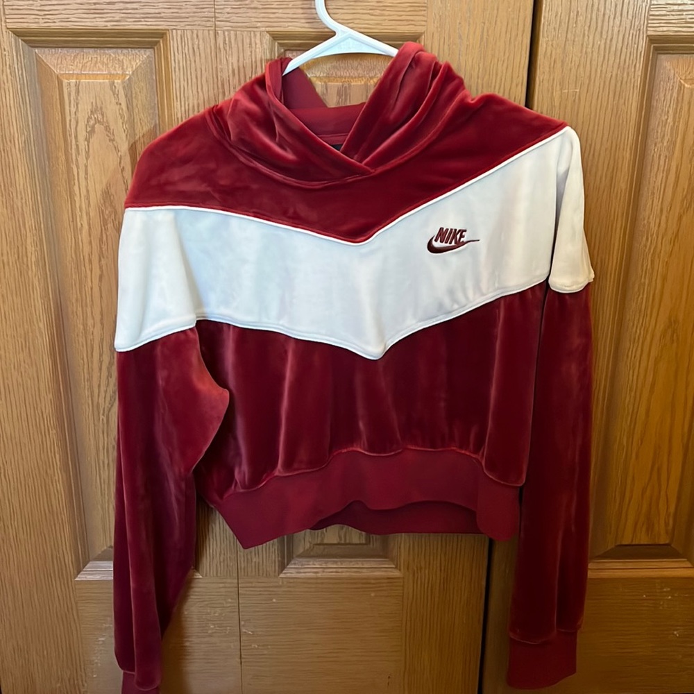 Nike Red Velvet Cropped Hoodie (S)